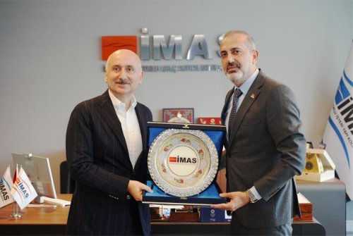 Ulaştırma Ve Altyapı Eski Bakanı Ve Trabzon Milletvekili Sn.adil Karaismailoğlu, Bağcılar Belediye Başkanı Abdullah Özdemir Ve Ak Parti Bağcılar İ̇lçe Başkanı Rüstem Tüysüz Dernek Merkezimize Ziyarette Bulundular.